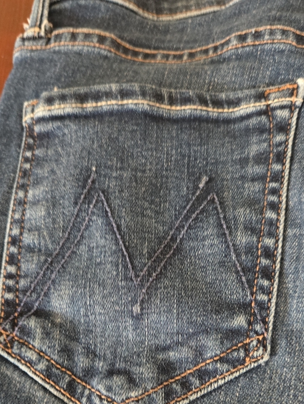 Like New ! Mother RUNAWAY Size 27 - Picture 9 of 11